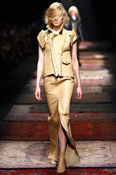 Look 23